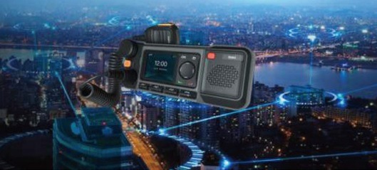 Radiostanice Hytera MNC360 podporuje připojení drátového i bezdrátového příslušenství